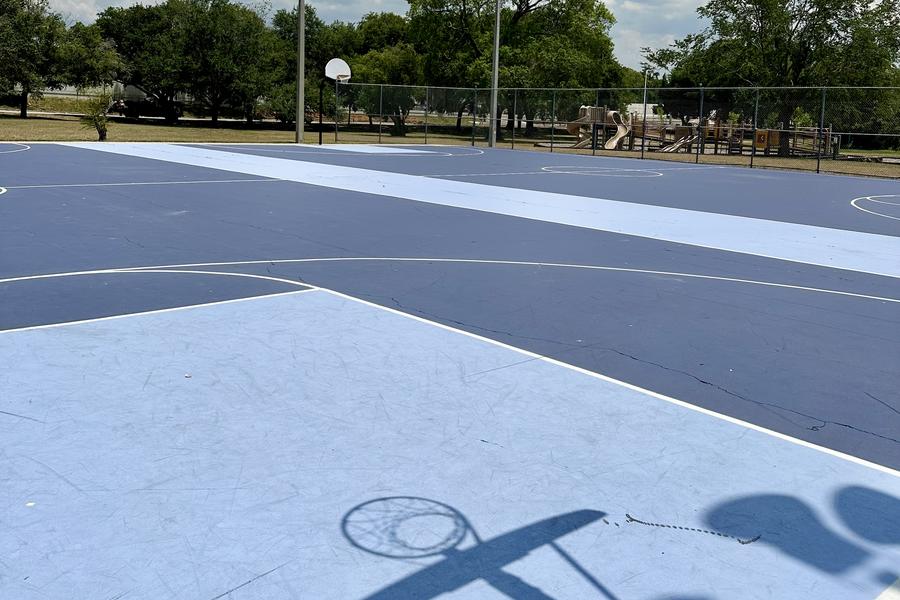 Robles Park basketball courts